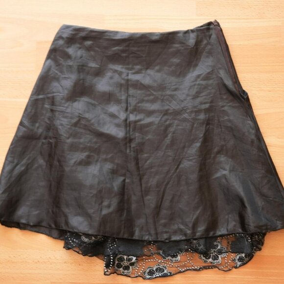 Black Floral Embroidered Mesh Skirt – Lace Hem - Picture 2 of 4